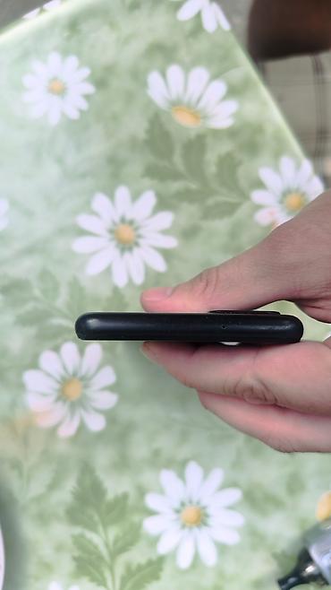 second hand phone: Samsung Galaxy A12, crna boja - Ekran: 6.5" PLS LCD, rezolucija — 3