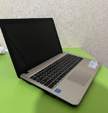 ASUS: İşlənmiş ASUS 15.6 ", Intel Celeron, 256 GB, Ünvandan götürmə