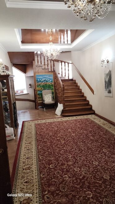 Долгосрочная аренда домов: 350 м², 9 комнат, Евроремонт, Балкон застеклен, Бронированные двери — 11