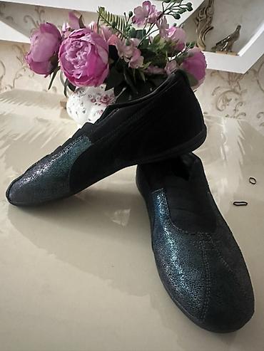 Kişi ayaqqabıları: Qara rəngli unisex slip-on idman ayaqqabısı - Dizayn: Zərif, aşağı — 1