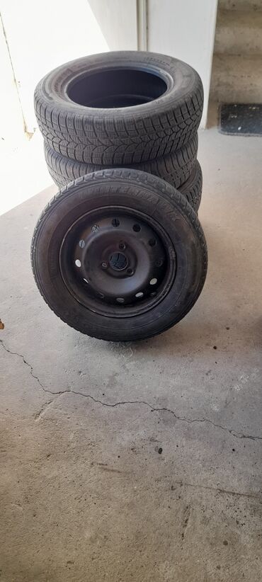 Tyres & Wheels: Celicna felna 13 coli,sa 3 rupe,guma m+s 165/70R13