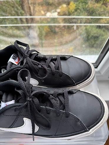 Kişi ayaqqabıları: Məhsul: Nike kişi ayaqqabısı (Original) Model: Nike Court Legacy — 9