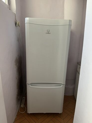 Soyuducular: 2 qapılı Indesit Soyuducu Satılır, rəng - Ağ