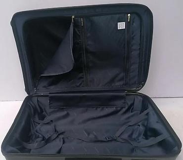 Putni koferi i torbe: Crni čvrsti kofer sa teksturiranim dizajnom, idealan za putovanja — 2