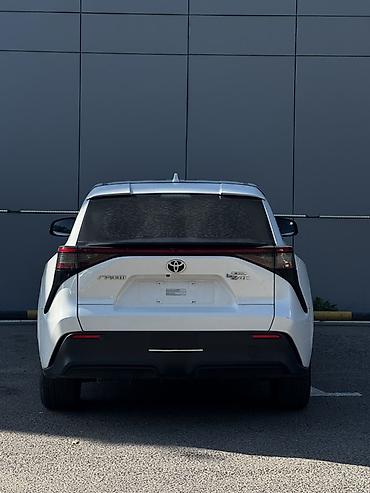 андроид авто: Toyota bZ4X: 2024 г., Электромобиль, Кроссовер — 4