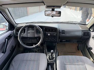 Volkswagen: Volkswagen Passat Variant: 1991 г., 1.8 л, Механика, Бензин, Универсал — 4