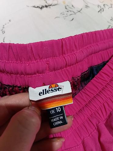 Donji deo: Ellesse ženske trenerke/pantalone - Model: SGEQ 8451 (etiketa SS020) — 2