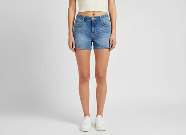 krótkie spodenki dla 40 latki: Shorts for women, size M