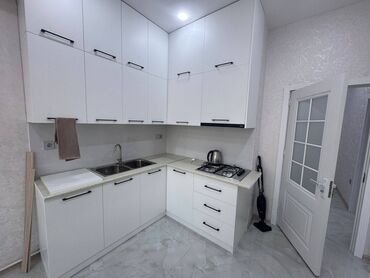 Uzunmüddətli kirayə mənzillər: Nizami Rayonu Neftçilər Metrosu Xəzər Univeristeti 3 otaq (BOŞ) — 11