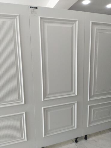 Otaq qapıları: Bu ağ rəngli qapı panelləri müxtəlif interyerlərə uyğun gələn klassik