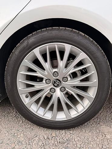 накладка на камри: Toyota Camry: 2020 г., 2.5 л, Автомат, Гибрид, Седан — 5