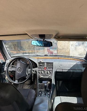 mercedes c203: Mercedes-Benz C‑Class sedan - Kuzov: sedan, tünd yaşıl rəng - — 3