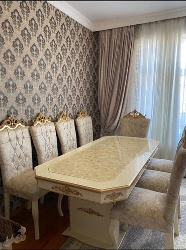 fatmayida satilan heyet evleri: Stol, 8 stul 550 AZN satılır Stol açılmır ölçü.210sm Yenidir az