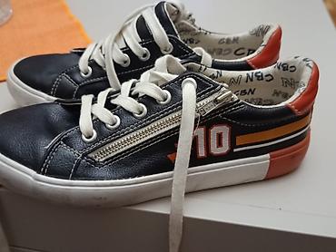 Patike: Prodajem kožne dečije patike marke Ciciban u odličnom stanju, jednom — 4