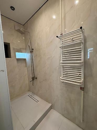 Продажа коттеджей и домов: Продается двухэтажный частный дом. - Участок: 5 соток, огорожен — 11