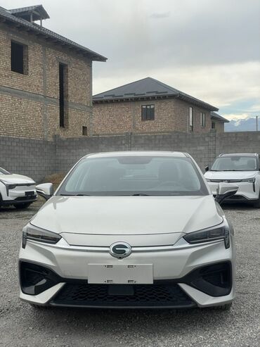 купить запчасти на опель вектра б: GAC Aion S — электрический седан Основное: - Кузов: серебристый седан