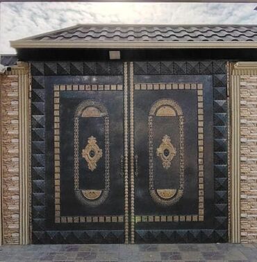 i̇şlənmiş darvazalar: Darvazalar, Həyət üçün