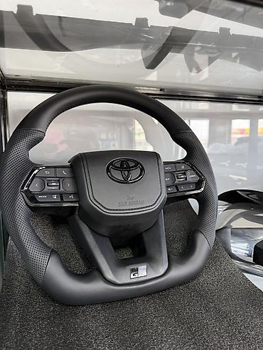 рул: Рулевое колесо Toyota GR со встроенными кнопками управления Описание — 3