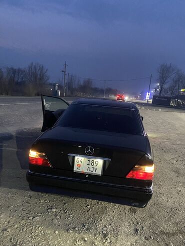 Mercedes-Benz: Mercedes-Benz W124: 1993 г., 2.2 л, Механика, Бензин, Седан — 6