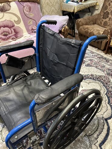 Инвалидные коляски: Продаю инвалидное кресло б/у, в хорошеем состоянии