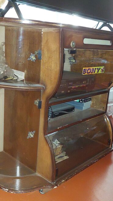 TV altlığı: Düz TV altlığı, Polkalı, Taxtalı, Türkiyə — 3