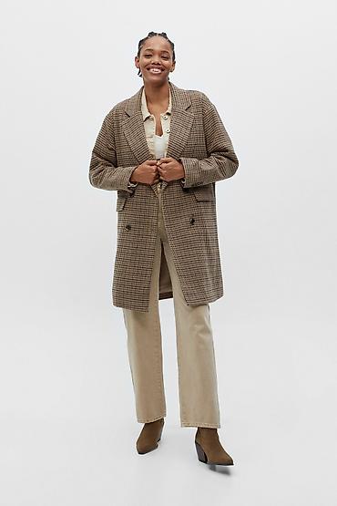 pull bear: Оверзайз пальто Bershka в классическом стиле Состояние 8/10 Состав — 4