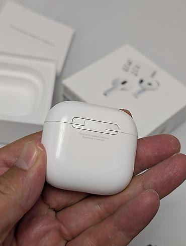 18 pro: Беспроводные наушники-вкладыши, Apple, AirPods 4, Б/у — 6