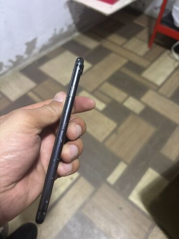Apple iPhone: IPhone 7, Qara