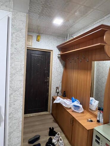 Uzunmüddətli kirayə mənzillər: Həzi Aslanov metrosuna 4 deq mesafədə yerlesən 5 mərtəbənin,1- ci — 6