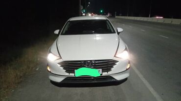 соната цена: Hyundai Sonata, белый седан последнего поколения. Основные
