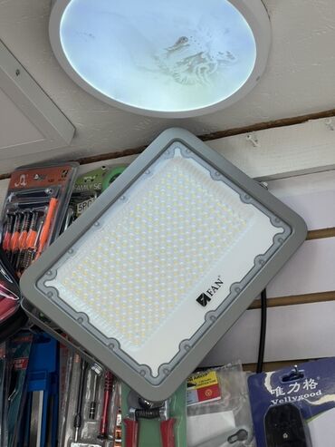 фейерверк салюты: Светодиодный прожектор EAN - Мощная LED-панель с большим числом