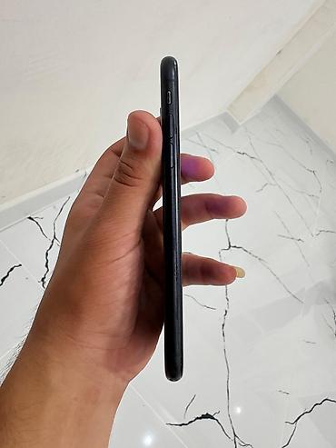 Mobil telefonlar: IPhone Xr, Qara, Qırıq — 7