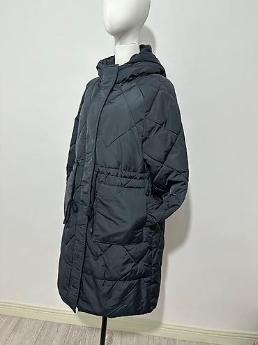 Пуховики и зимние куртки: Пуховик, По колено, США, С капюшоном, С поясом, Стеганый, L — 6