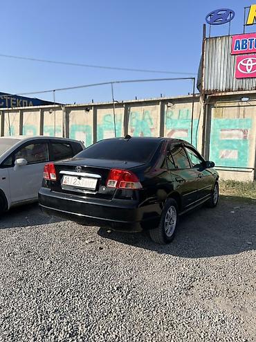 дишевли машина: Honda Civic: 2002 г., Бензин, Седан — 4