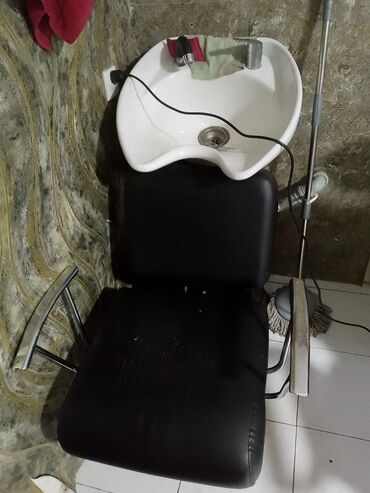 Salon, tibbi kreslolar: Sac moykasi 190azn. Unvan Bineqedi m 2000 Nigaz