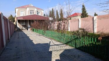 Həyət evləri və villaların satışı: İki mərtəbəli fərdi yaşayış evi - Ümumi: müasir fasadlı, alçaq maili — 13