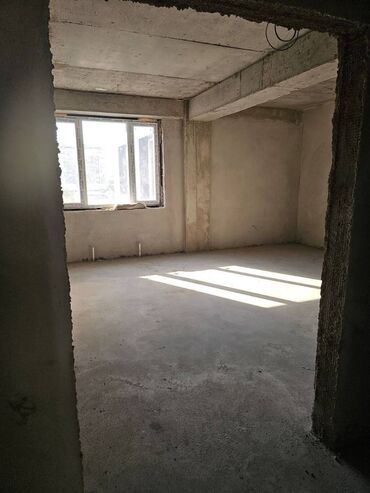 3 комнатная квартира продажа: 3 бөлмө, 100 кв. м, Элитка, 4 кабат, ПСО (өзү оңдоп түзөтүп бүтүү үчүн)
