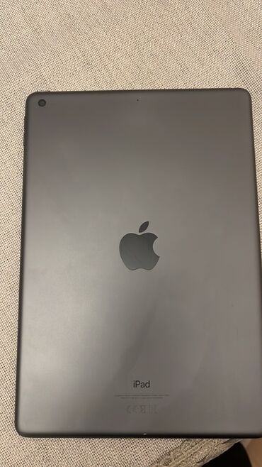 Компьютеры, ноутбуки и планшеты: Apple iPad planşeti – Space Gray rəngdə. Xüsusiyyətlər: - Ön paneldə