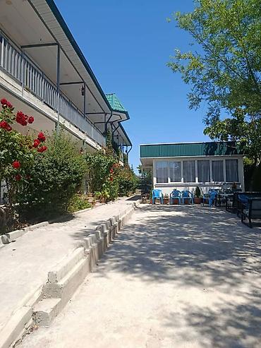 imarat resort: Гостевой дом с уютным двором и номерами. 500 сом с человека до 20 — 7