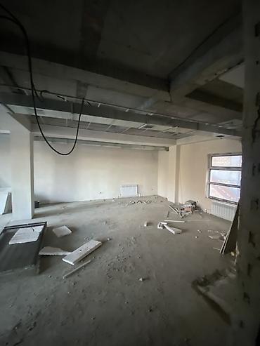5 мик: Сдаю Офис целиком: 200 м², В административном здании, Без ремонта, Первая линия, С отдельным санузлом, С юридическим адресом — 4