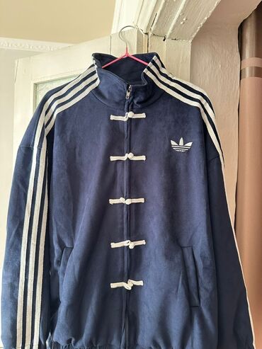 спортивные костюмы для тренировки: Спортивная куртка Adidas Originals - Куртка: темно‑синяя, с белыми