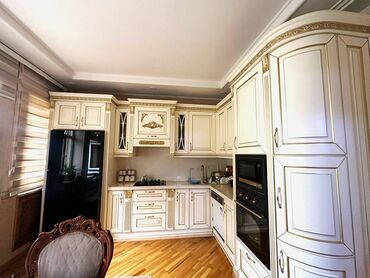 Ofislər: Binəqədi rayonu, 6-cı mikrorayon – “Nesimi”metrosuna yaxın, sakit və — 12