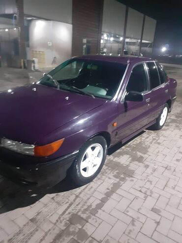 Mitsubishi: Mitsubishi Lancer: 1994 г., 1.6 л, Механика, Бензин, Седан