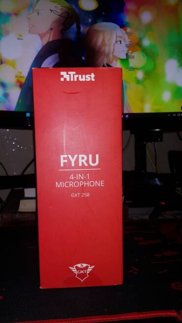 Mikrofonlar: GXT 258 FYRU Mikrofon Hediye gelib isledilmiyibdir. USB 4-IN-1 — 3