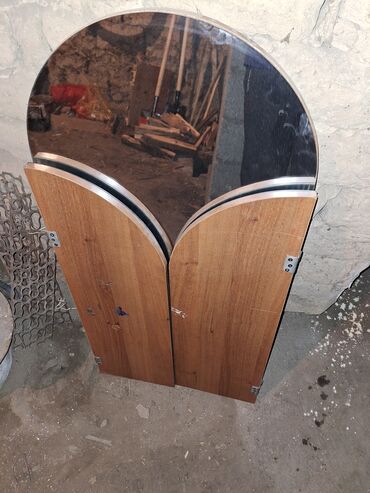 зеркало в деревянной раме: Продаю зерколо