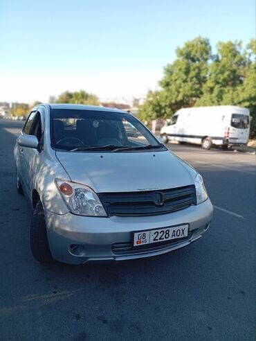 авто в рассрочку: Toyota ist: 2003 г., 1.3 л, Автомат, Бензин, Хэтчбэк