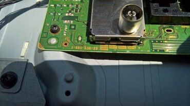 Aksesoari za TV i video: Sony KDL-32EX500 u delovima Main board 1-881-636-23 Power board APS — 6