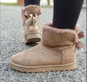 Čizme: Ugg čizmice

Novo
Brojevi 36 do 41

fb Moja Kupovina 1 — 1
