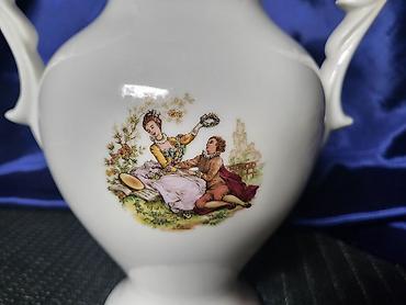 Ostali kućni dekor: Vaza 70te Zajecar porcelan. Vaza porcelanska perfektna,pozlata — 5