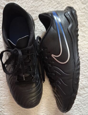 crni sat: Kopačke, Nike, veličina - 36 na lalafo.rs crni sat: Kopačke, Nike, veličina - 36